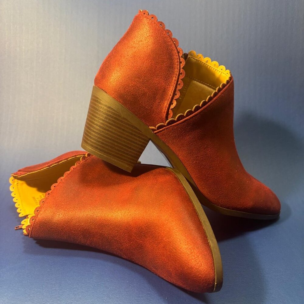 TESSA CUTOUT BOOTIE IN VEGAN LEATHER